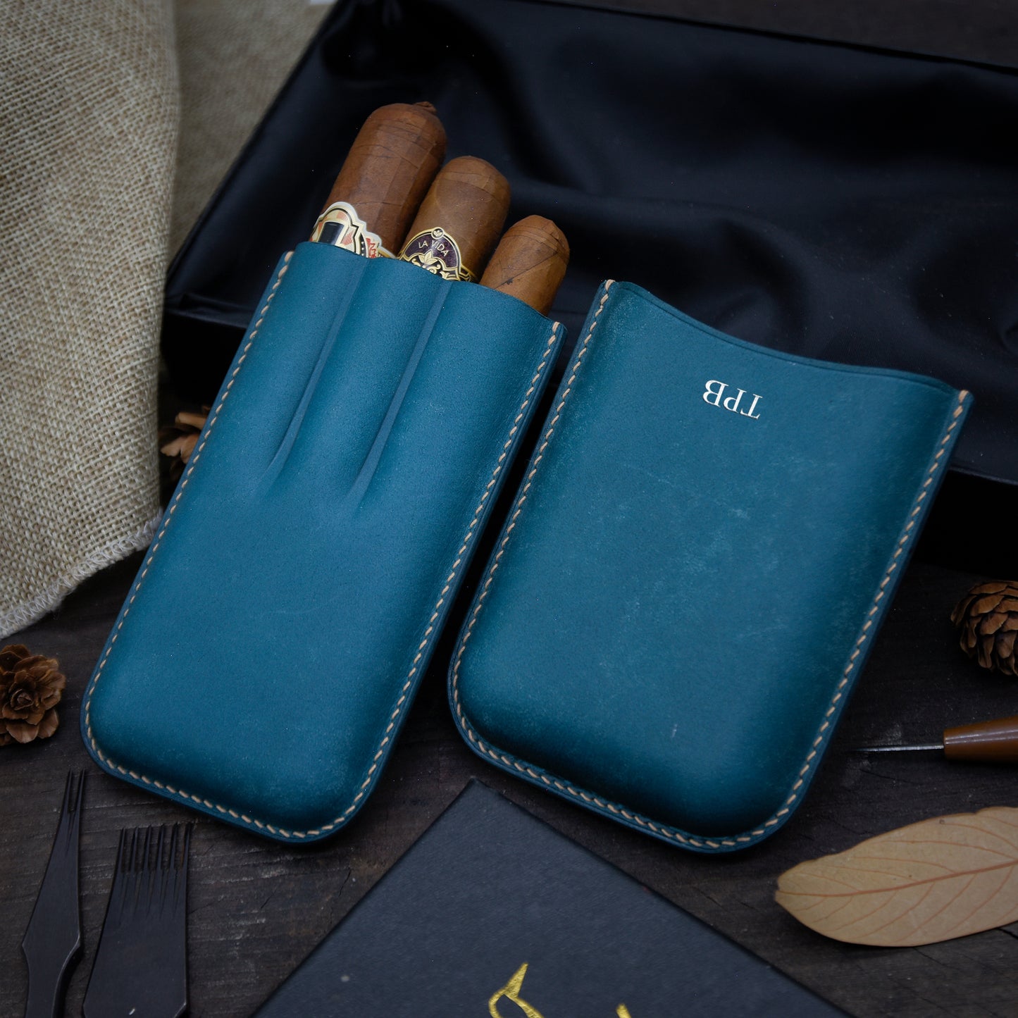 Luxury cigar case, custom cigar cover, personalized leather cigar case, Triple cigar case, Full Grain Italian Vegetable Tanned Cowhide
